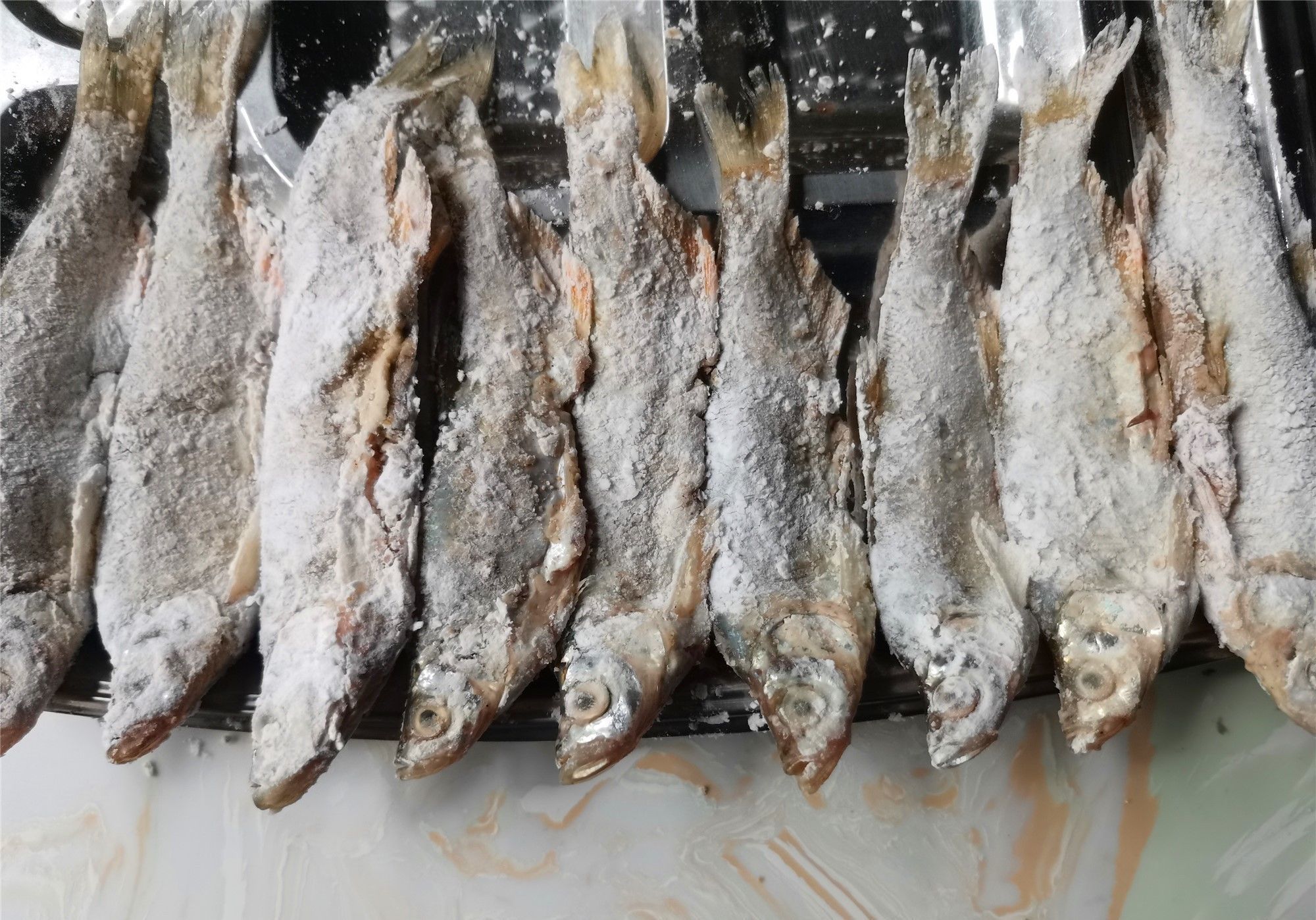 鲜香|下酒菜,除了花生米,这个菜也是下酒硬菜,金黄酥脆味道鲜香