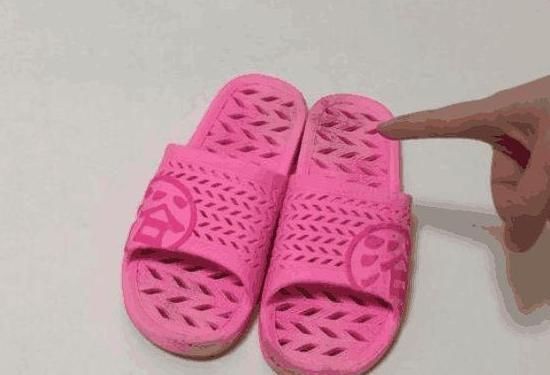 马上|拖鞋穿久了,发黑变脏难清洗只要一个“小方法”,马上洁净如新