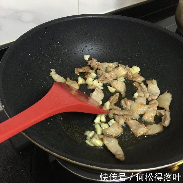 入味|五花肉炒莴笋，咸香入味，下饭极了