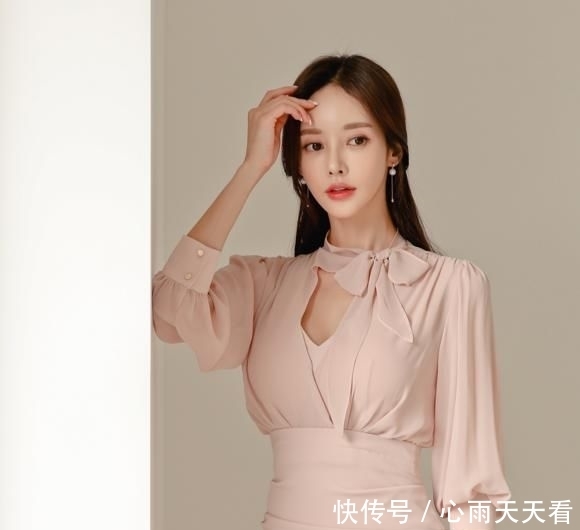  古典|孙允珠： 青涩香荷粉蜜性感古典及膝裙