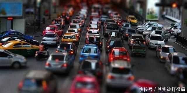 位置|技能|驾驶62:停车等红灯,安全距离最重要,如何巧妙避追尾