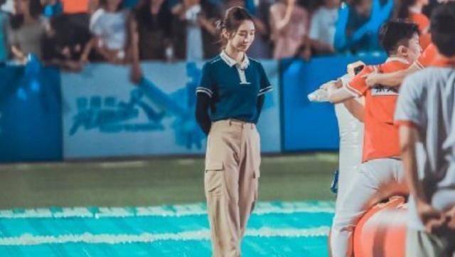 邀请到|孟美岐加盟《奔跑吧》,路透图帅气满分,原来你是这样的大哥