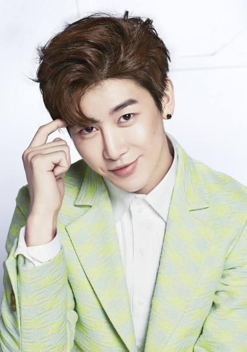 天天向上|从UNIQ队长到《追逐梦想》,周艺轩如何慢慢活在王一博光芒之下