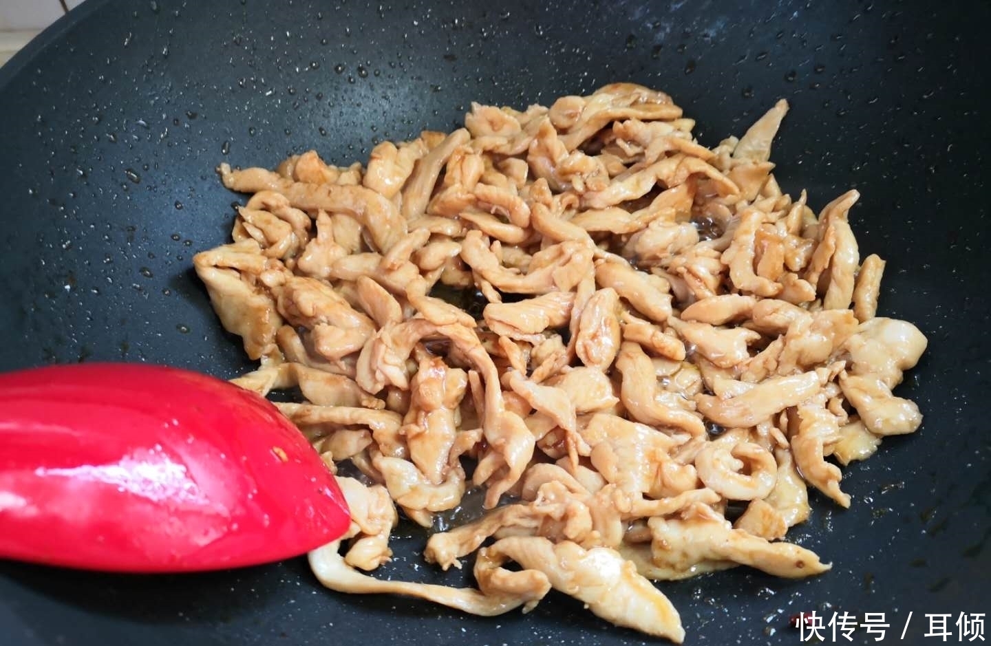 少许|晚餐老公做了2菜一汤,成本没超20元,晒朋友圈,朋友:太寒酸了