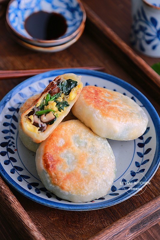  静置|在家做馅饼，和面很重要，照着做馅饼皮薄馅大，放凉了也软软的