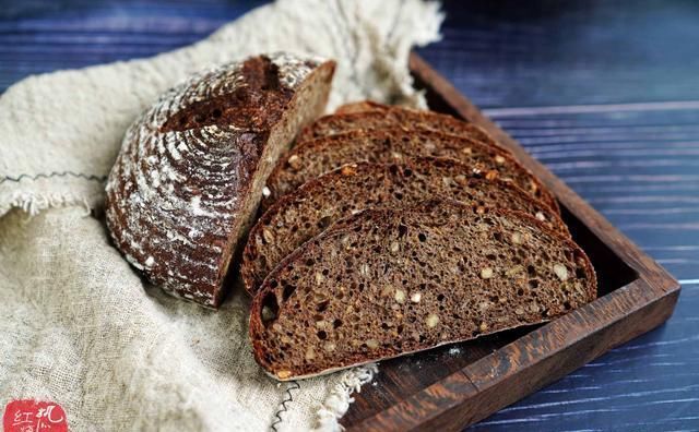  机都|黄油和厨师机都没有也能做面包，用它加凉水拌拌就可以，太省事了