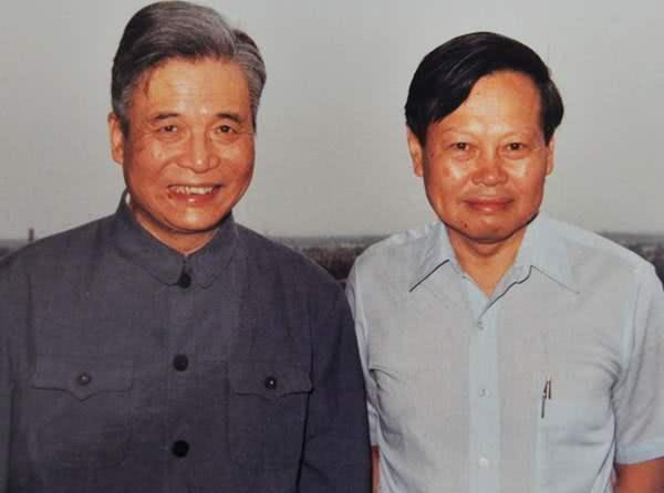 爱因斯坦|杨振宁:受邀和爱因斯坦交流1.5小时,但什么也没学到,很遗憾