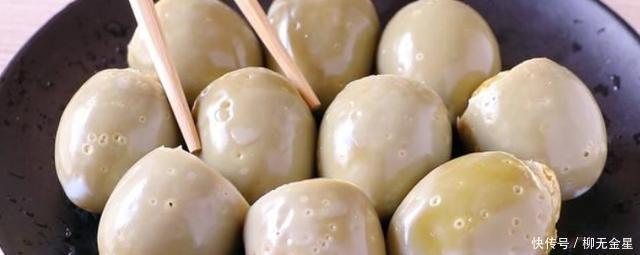 臭豆腐|鸡蛋最罕见的吃法,看着没食欲,但是吃起来真香,和臭豆腐一样