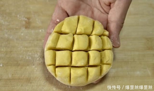 外酥|做玉米面烤饼时,牢记3大步骤,外酥里软,奶香味浓郁,特解馋