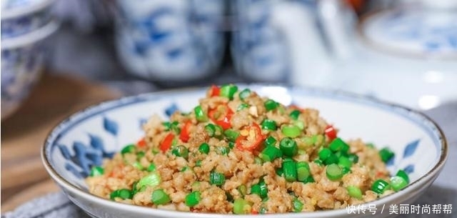  排出|此菜是天然＂洗肠草＂，杀菌清肠道，1周吃2次，排出宿便一身轻