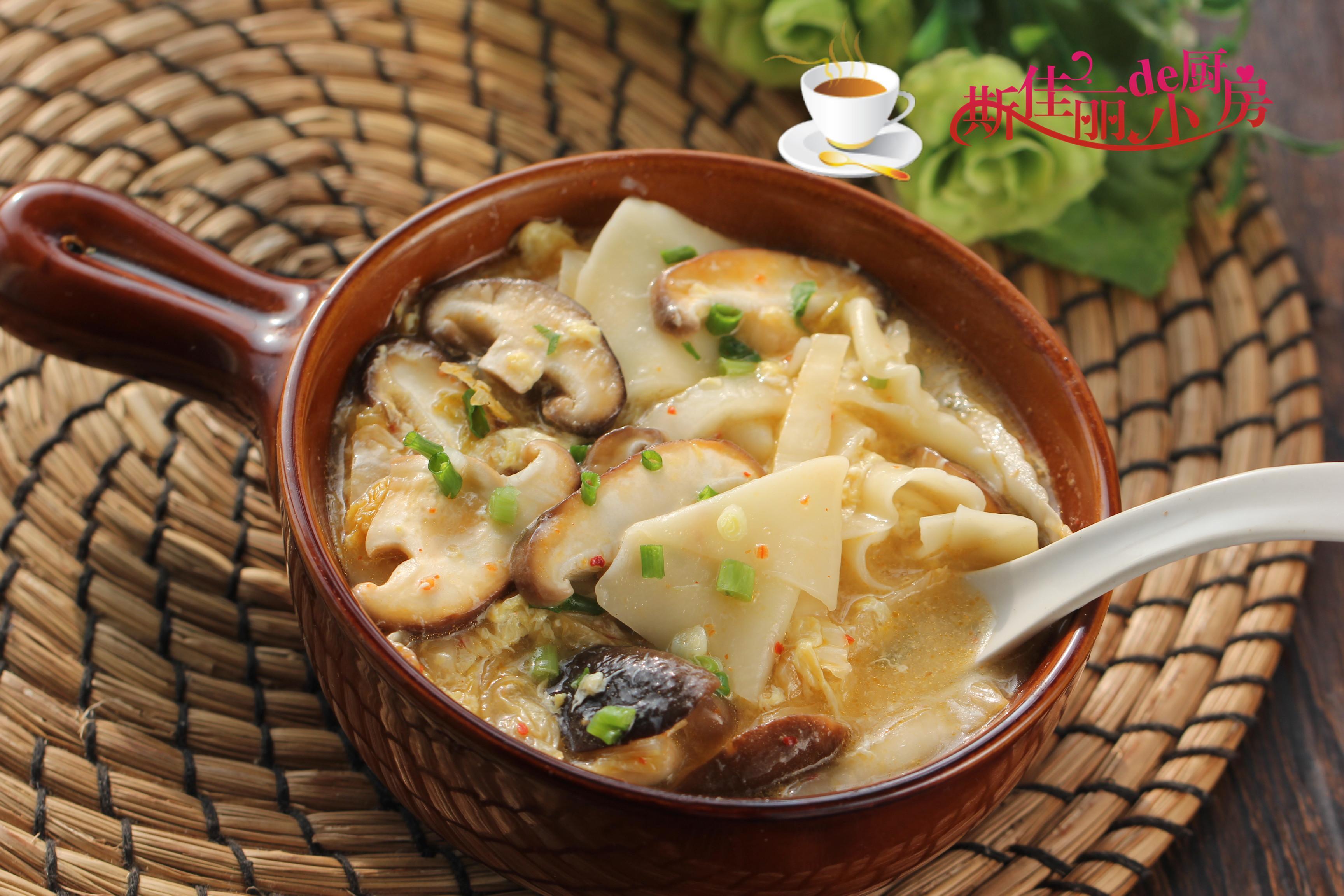  儿子|冷天儿子就馋这早餐，不揉面不擀皮，5分钟煮一锅，简单又营养