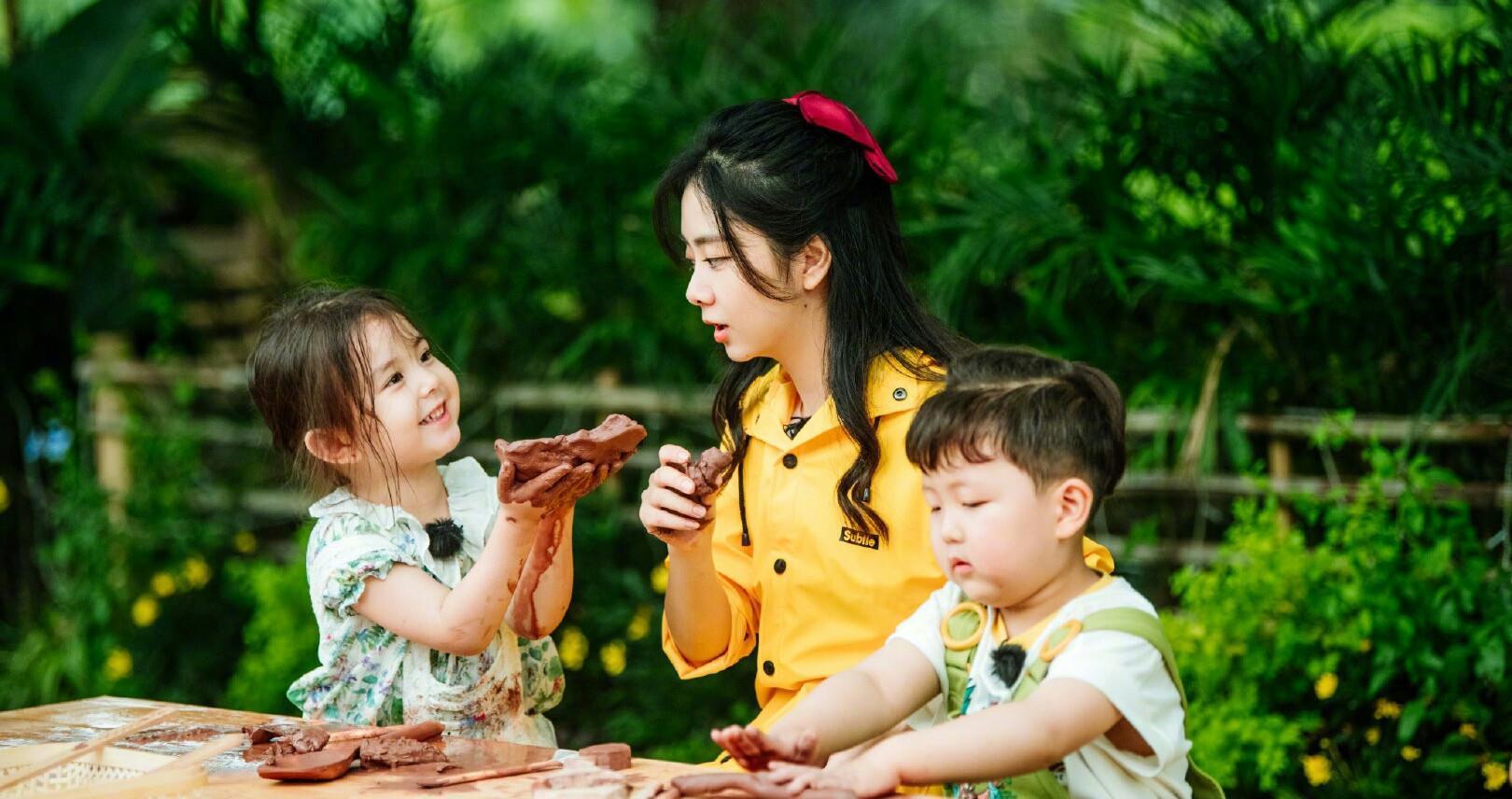 奇妙|谭松韵泪洒奇妙小森林,松果:小七姐姐又哭了,好暖心的两小姐