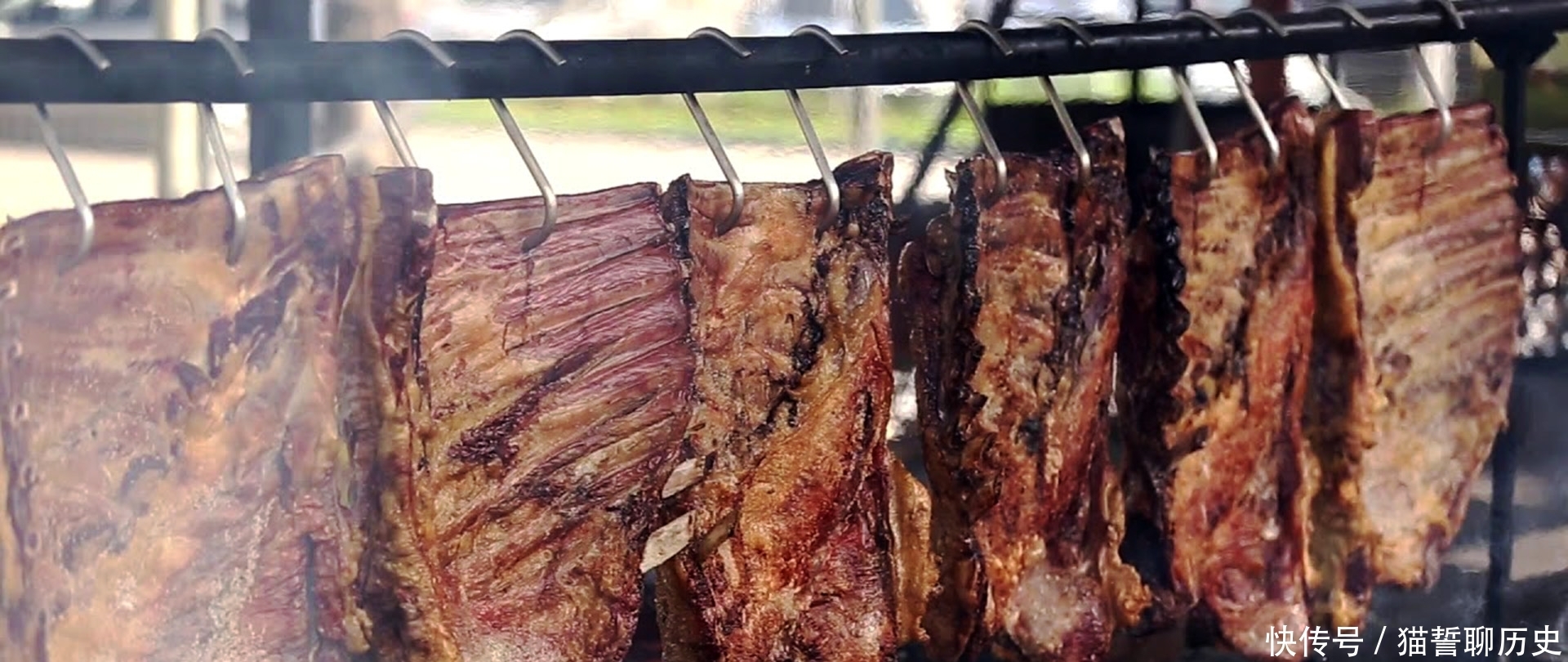 意大利|意大利烤猪排,一块50斤直接烤,简单粗暴,这才是吃肉!