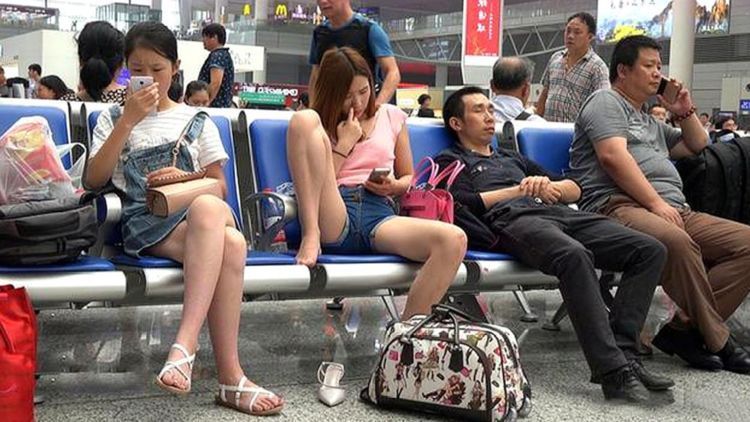 男性|女性不能分开腿坐，而男性却可以？只是因为不雅观？