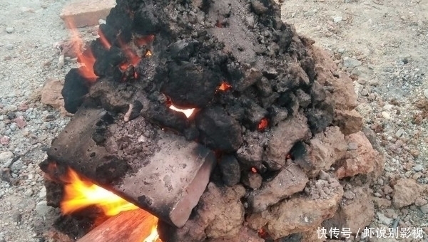 端上来|韩国人好奇点了只叫花鸡,端上来愣了,中国吃货太笨了