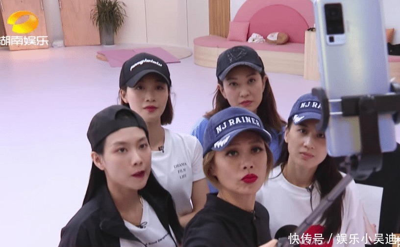 仰拍|芒果台“超低仰拍运镜”上热搜,难堪的却是参加节目的女艺人们
