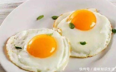 热油|煎荷包蛋,冷油下锅还是热油下锅很多人错在这一步,难怪会粘锅