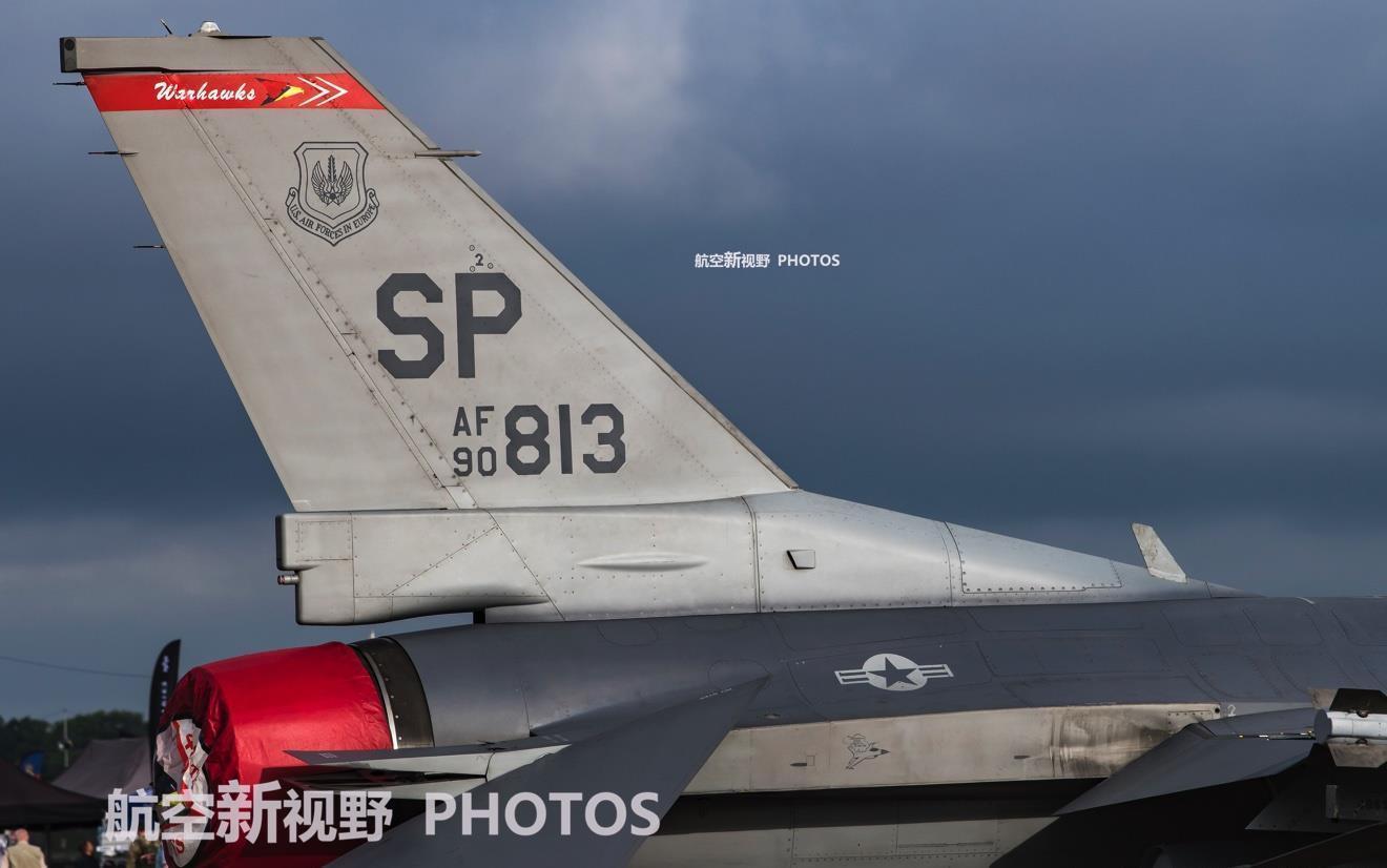实拍|军迷深入国外基地实拍,美国空军F-16战斗机,服役多年不减当年