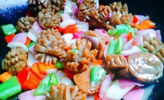  做法|精选美食乡镇猪肉、沙钵牛腩、小炒牛肉丸、花生香酥排骨的做法