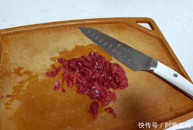 却说|今天晚餐只有1碗剩米饭,晒朋友圈,网友却说:太豪华了