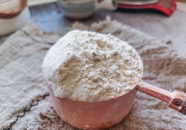  区别|今天才知道，低筋，中筋，高筋3种面粉的区别和用途，别再用错了