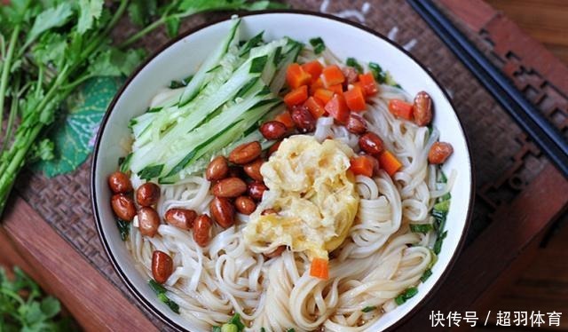 秋天|秋天凉爽,面条该换个做法了!儿子最近就迷这吃法,天天吃不厌!