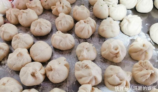 人成|自己做的包子,对比别人做的包子,简直就是买家秀与卖家秀的区别
