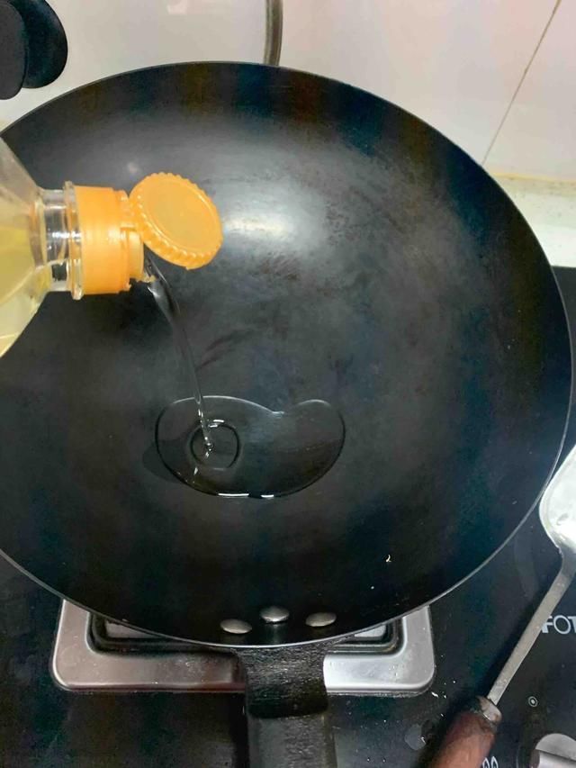 更劲道|在家做炒面,要是这样炒,面条更劲道,再也不粘锅