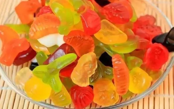 小时候|8090后零食,我赌十包辣条,吃过20种以上的已经是油腻大叔了