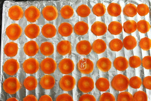 胡萝卜|孩子不爱吃胡萝卜?你试试这么做,简单又健康,孩子吃得津津有味