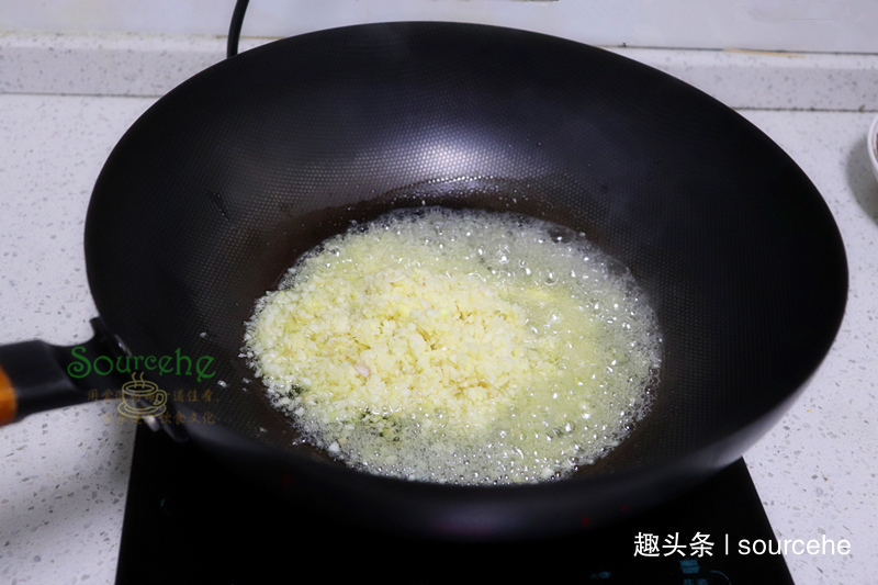 冰糖|做风味辣椒酱时加冰糖,香辣鲜美,存放一年不坏,比老干妈还香