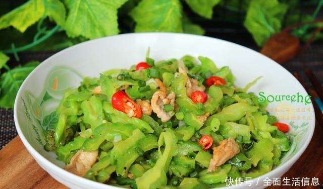 辣椒|苦瓜不管加什么炒,只要掌握这3个技巧,苦瓜不苦,翠绿爽口