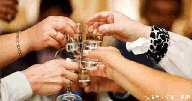 重用|和领导喝酒不知说啥几句“敬酒金句”教给你,领导不重用你都难