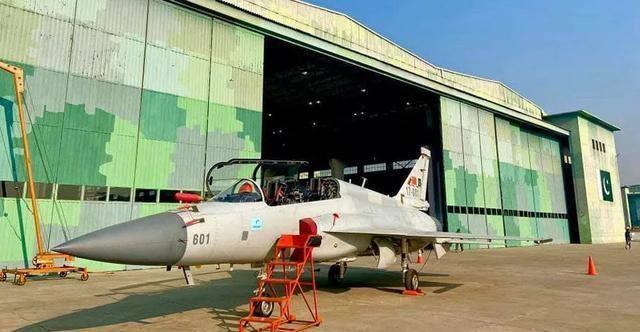  阵风|五架阵风逼近边境挑衅，却被邻国战机一举驱离，莫迪急了抱怨法国