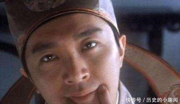 出声|村霸门前一对联,上联“一二三四五六七”,寡妇一看下联笑出声