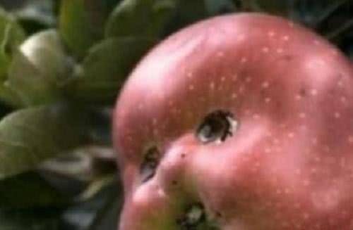 奇葩|这些“成精”的水果,忍了榴莲与苹果,这草莓你是要下蛋吗