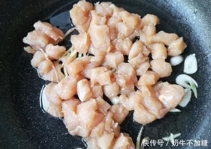 十三香粉|「双椒鸡丁拌面」的做法+配方,鲜美嫩滑的双椒鸡丁,香辣过瘾