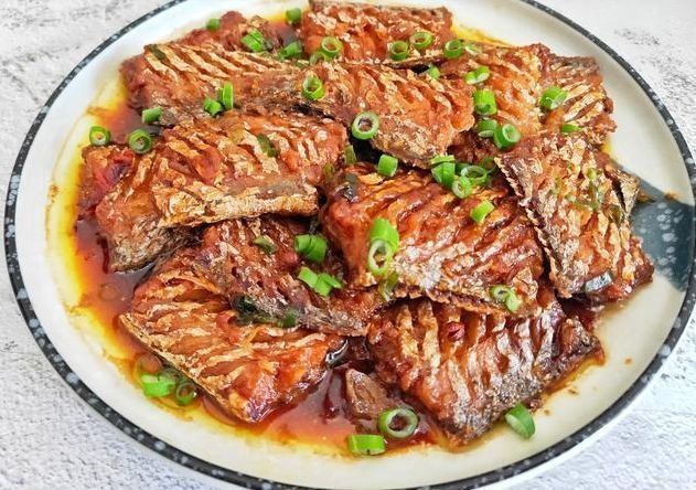 排骨|油炸猪皮汤,酥炸小黄花鱼,红烧带鱼,剁椒排骨的做法