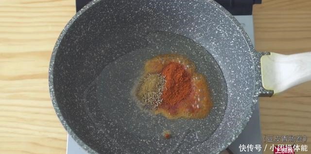 豆皮香肠|香肠又有新吃法,秒杀烧烤路边摊,5元搞定