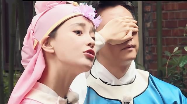 救场|Baby在跑男脱鞋,却因女嘉宾一句话尴尬,救场方式堪称教科书