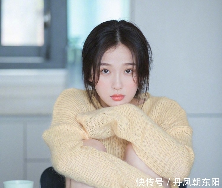 动作|虞书欣多招人喜欢段小薇与她同样动作不规范,Lisa态度截然不同