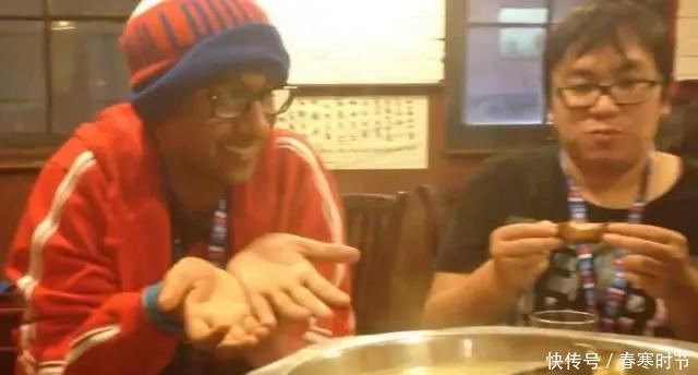 筷子|印度人来到中国,坚持不用筷子吃饭,开饭时不吭声了