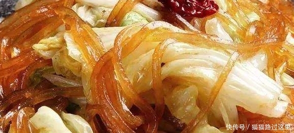 人间|炖一锅家常菜，吃上一口香喷喷，可以说是天作之合之——人间美味