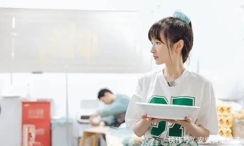  节目中|从全网嘲到全网夸，赵丽颖也被高情商的她全方位碾压？