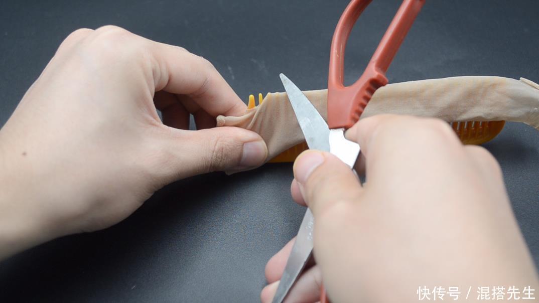 长筒袜|袜子 和梳子没想到可以有这种搭配