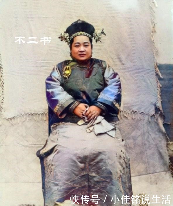 照片拍摄于清末|直击镜头下真实的清末女子上色老照片和清宫剧中相比有很大不同