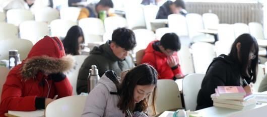 医院|“她连尿都解不出来”,19岁漂亮女孩被男友送往医院,无知坑人