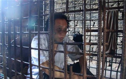 记者|女记者装疯潜入精神病院，体验“黑暗”10天，被救出时已失去笑容