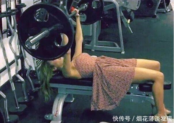 骑车|大哥,你这样骑车,看得见路吗?全凭感觉?