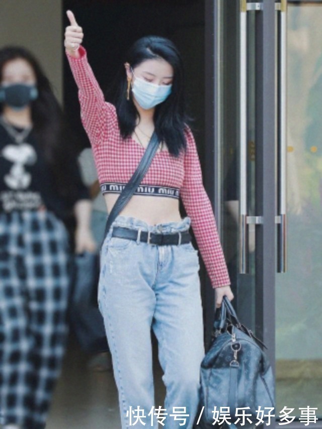  明星|赵小棠当众整理内衣为了出道竟然可以如此不自爱